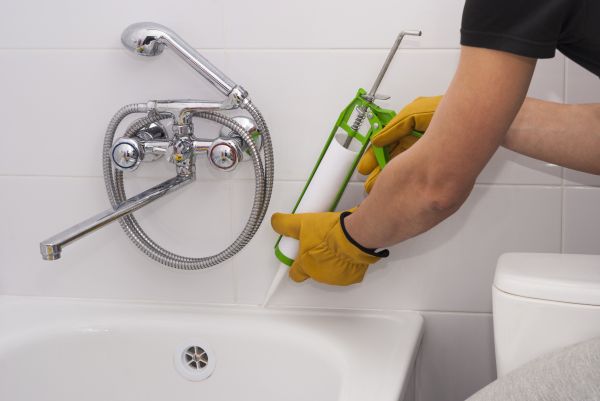 Bathtub Caulking in Sherman